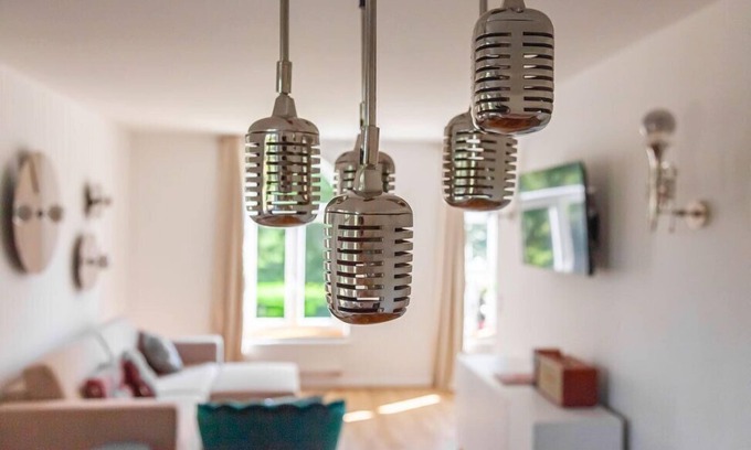 Taarstedt Apartment | This vacation apartment exudes the unmistakable spirit of Janis Joplin & de