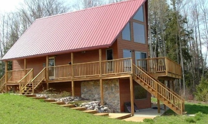 Munising Ski Chalet | Three bedroom chalet on Sixteen Mile Lake