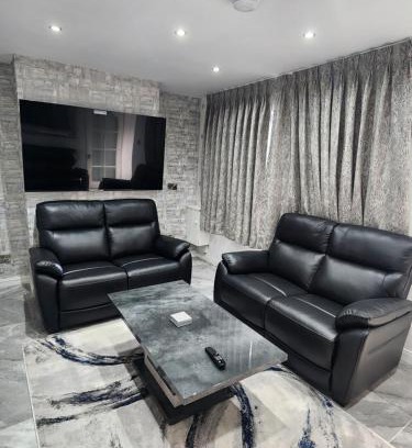 Belfast City Centre House | Three bedrooms Luxury City Centre Home