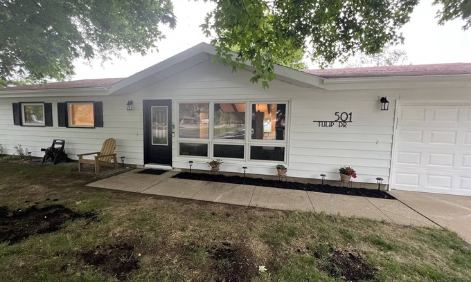 Three Oaks House | Three Oaks, Michigan. Beautiful Southwestern Michigan