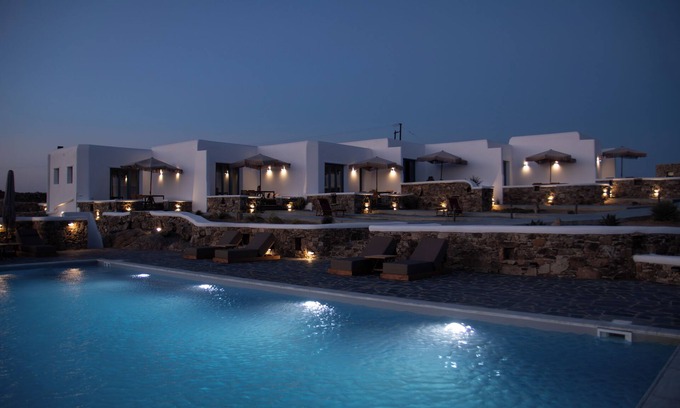 Paraga Hotel | Thronos Suites