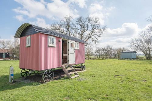 Framlingham House | Thyme Shepherds Hut Boundary Farm, Framlingham