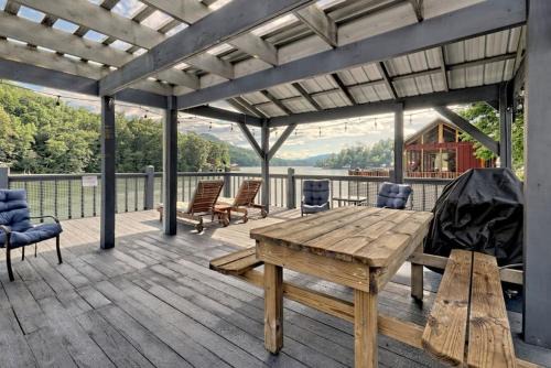 Clayton House | Tibors Landing on Lake Burton