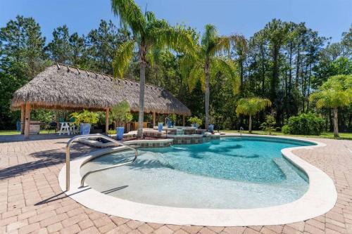 St. Augustine House | Tiki Bar & Heated Pool Jacuzzi Weddings and Events