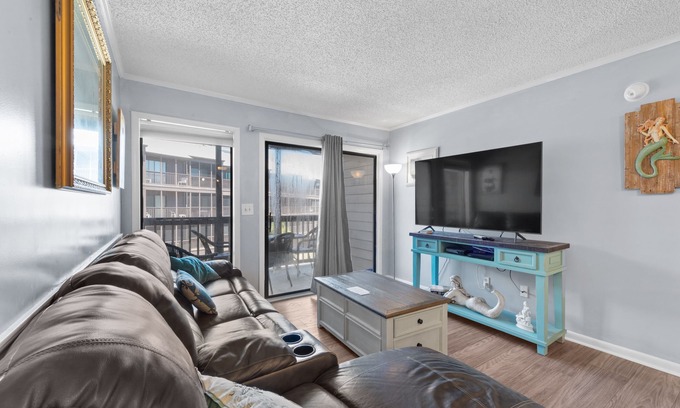 Ocean Drive Condo | Tilghman Beach & Racquet Club 213-3BR/2.5BA Oceanfront Condo