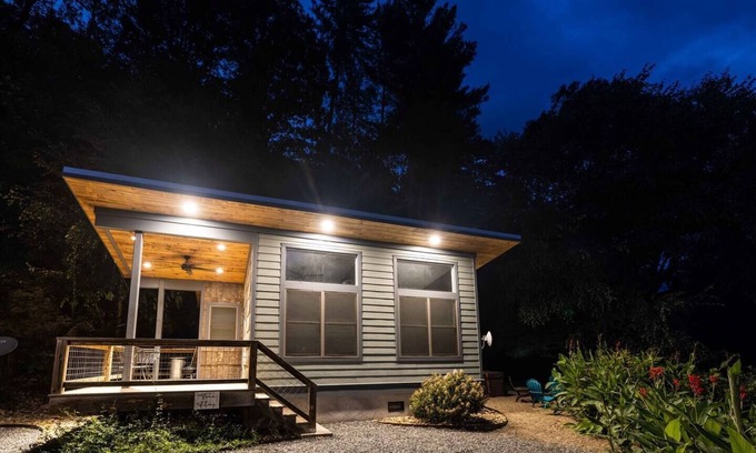 Bryson City Cabin | Time Flies on the River