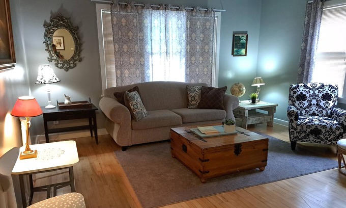 Duluth House | Timeless Charm - 2 Bedroom 1 Bath Apartment