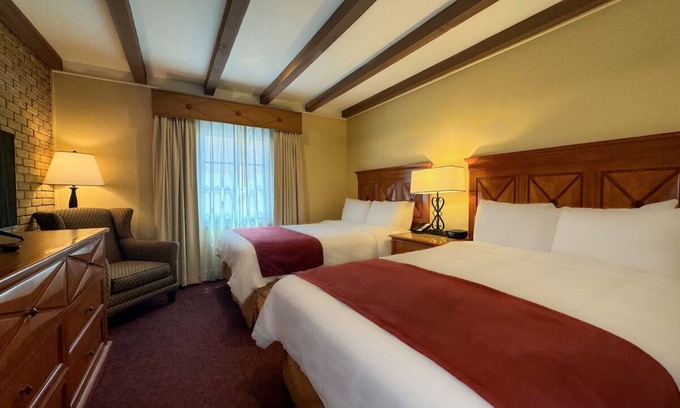 Western Division Hotel | Timeless Style & Comfort | Explore Museums, Local Dining & Historic Landmarks
