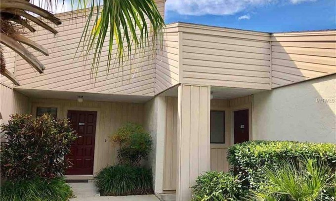 Nichols Condo | TimeOut! Spacious condo - 2 Bedroom, 2 Bath, Sleeps 6, Pool