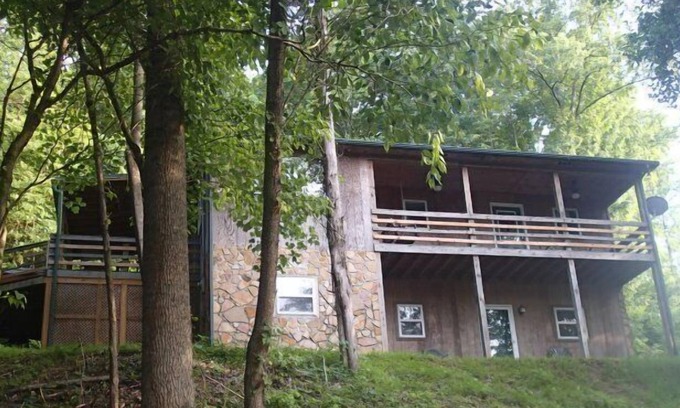 Lynchburg House | Tims Ford Lake Access Detached Home, Lynchburg, TN