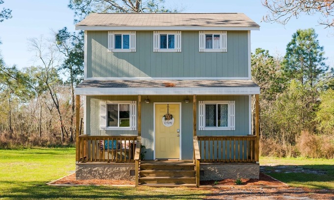 Fitzgerald Cottage | Tiny Farmhouse in charming Fitzgerald