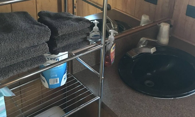 Heise Cabin | Tiny Home @ 7N Ranch Resort, sleeps 4, central location.