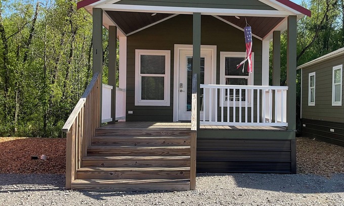 Pearl River House | Tiny Home n1 Bedroom Sleeps 2