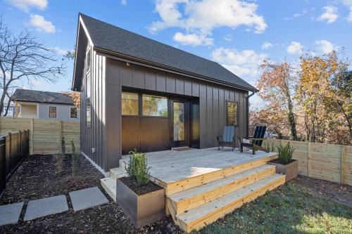 Durham House | Tiny Home, Near Downtown Durham, Duke & 9th Street!