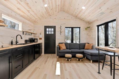 Ironton House | *Tiny House Luxury Getaway: Solo Stove, Adventure*