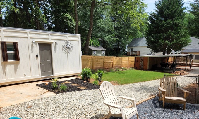 East Point Cottage | Tiny Life In East Point /Airport - Mins To Downtown