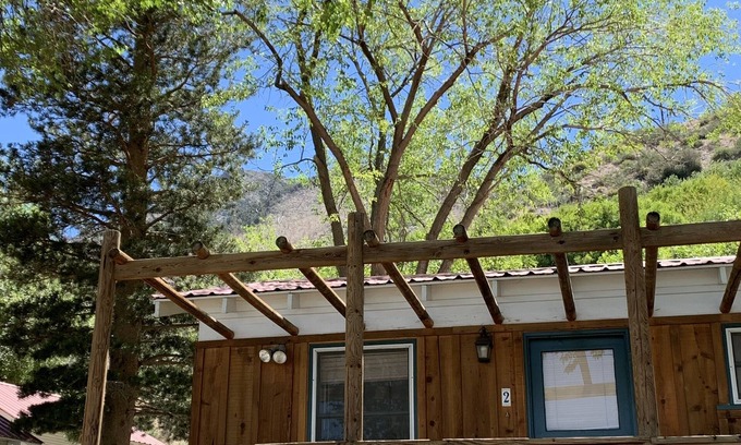 Lee Vining Cabin | Tioga Lodge At Mono Lake