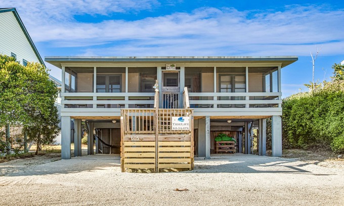 Pawleys Island Cottage | Tip Ellen on Pawleys Island - Second Row, Pet Friendly