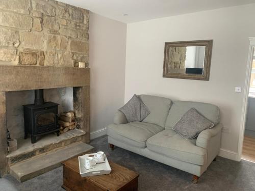 Ilkley House | Tipsy Cottage Charming 2 bedroom home.