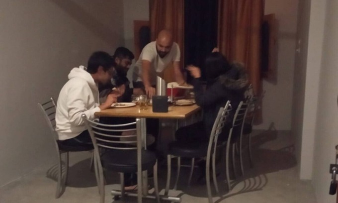 Gushaini House | TIRTHAN HILL TOP Deluxe Room A