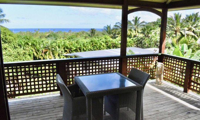 Tapere of Titikaveka House | Titikaveka Hillside Retreat, stunning views quiet