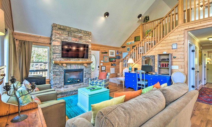 Toccoa House | Toccoa Home on Tugaloo River at Lake Hartwell