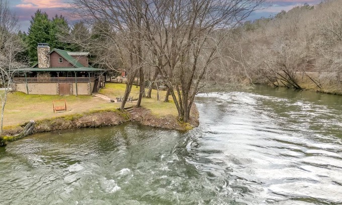 Mineral Bluff Cabin | Toccozy Cabin Retreat