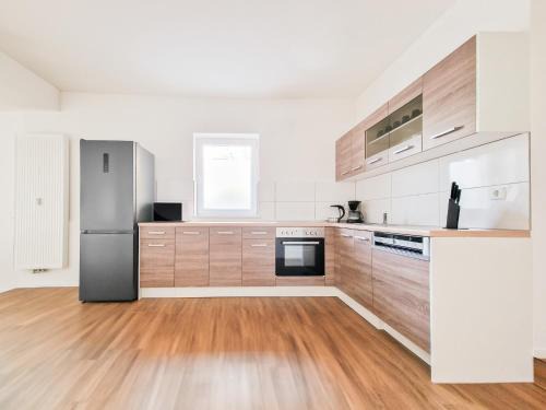 Krefeld Apartment | Tolstov Apartments - 1 Room Apartment - Balcony - 25 Min to Messe DUS