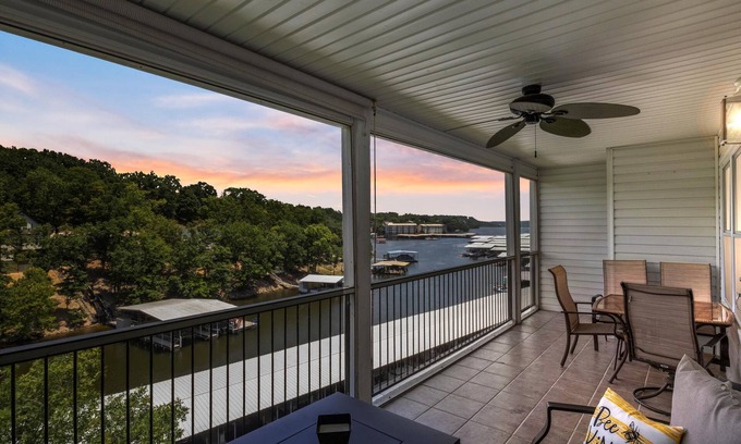 Lakeland Condo | Top Floor 2Bd 2Bath Condo at Lighthouse Landing!