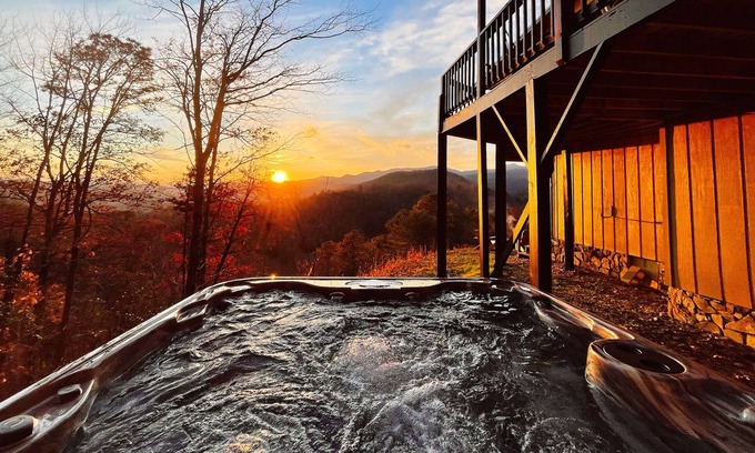 Andrews Cabin | Top of the mountain getaway with extreme views