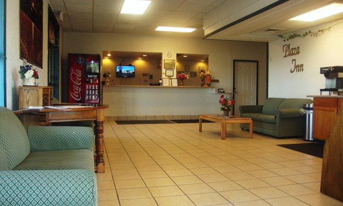 Pauline Hotel | Topeka Plaza Inn