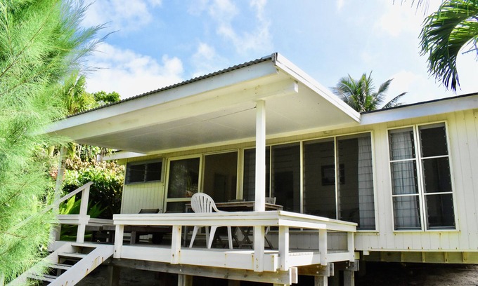 Tapere of Titikaveka Cottage | Torea, Muri Beachfront