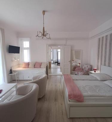 Hajdunanas House | Tornácos Vendégház