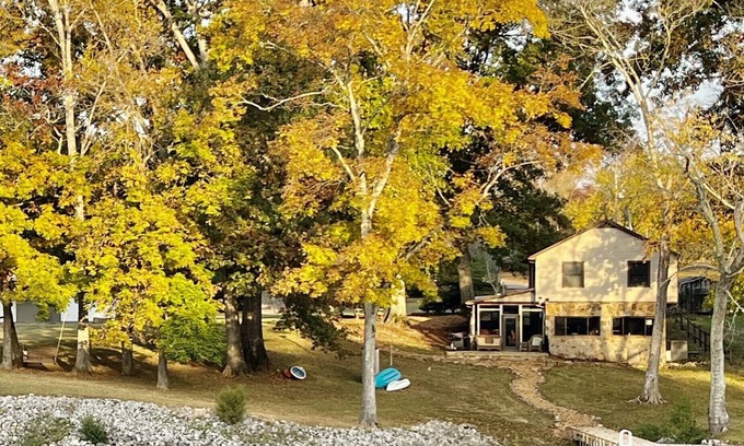 Loudon House | TOTAL RELAXATION at this lakefront cabin with private dock!