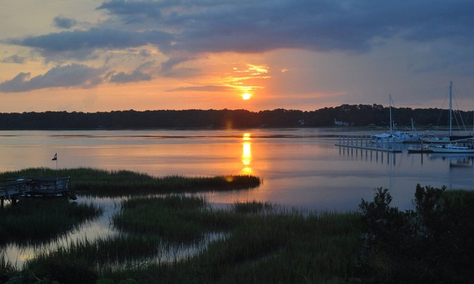 Port Royal Landing House | Totally Renovated Waterfront Cottage, Snowbird's Paradise, Boater's Dream