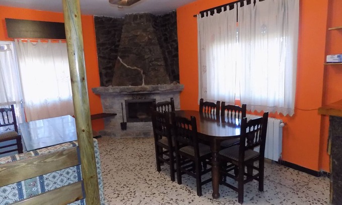 Buenache de la Sierra Cottage | Tourist Accommodation Fuente del Gamellón