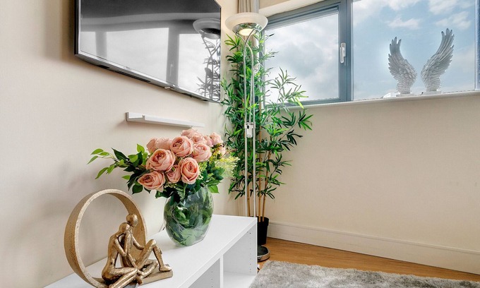 Riverside Apartment | Tower Bridge Modern 2Bed 2Bath Apartment by London Bridge