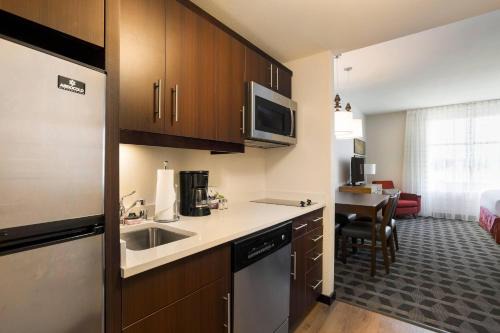 Foster City Hotel | TownePlace Suites by Marriott San Mateo Foster City