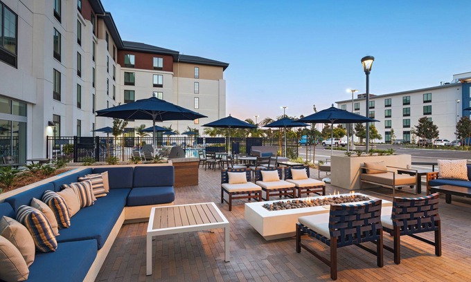 San Diego Hotel | TownePlace Suites by Marriott San Diego Airport/Liberty Station
