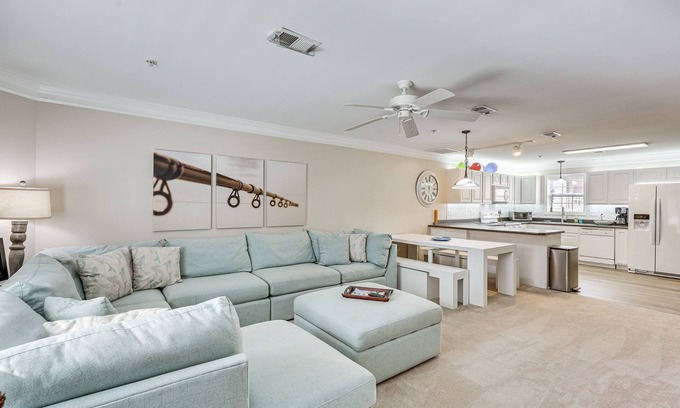 White Lake House | Townhome w/Outdoor Pool & White Lake Access!