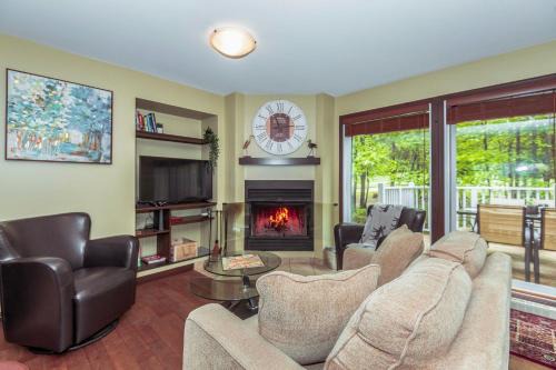 Mont-Tremblant House | Townhouse With Free Shuttle To Tremblant Resort