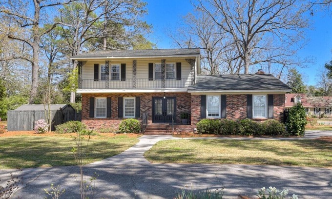 Aiken House | TRACKSIDE RETREAT 4 BEDROOM HOME-WALK TO BRUCES FIELD AND AIKEN TRAINING TRACK