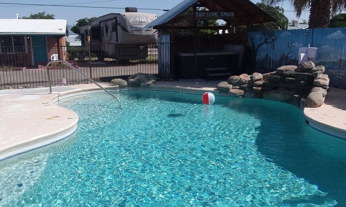 Tombstone Hotel | Trail Rider's Inn