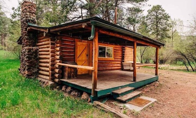 Saddlestring Cabin | Trail's End Cabin, Rustic Trail's End Cabin