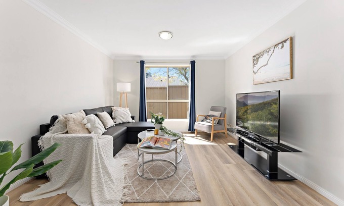 North Rocks House | Tranquil 3BR Getaway - Near Sydney & Shopping