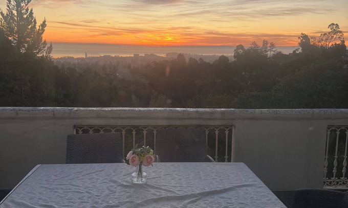 Burlingame Hills House | Tranquil Big and Bright 3-bedroom Burlingame Hills View Home