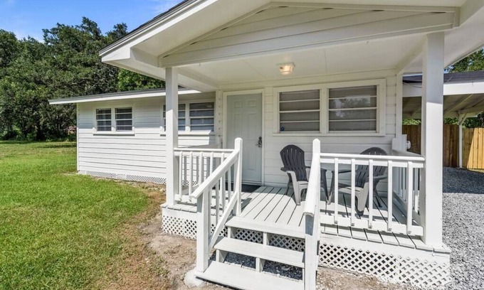 Grand Bay House | Tranquil Cottage on the Coast