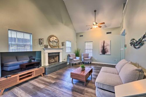 Mid America House | Tranquil Retreat with Dock on Lake Hamilton!