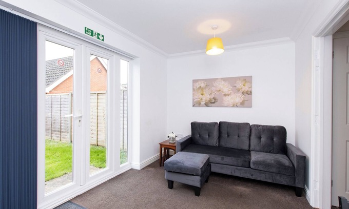 Bowthorpe House | Tranquil Riverside Retreat in Norwich