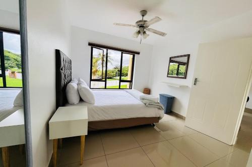 Meer En See Apartment | Tranquil Shores Modern 1BR WiFi Pool Beach